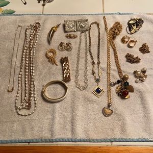 Jewelry lot# 13 - VINTAGE Mixed Jewelry